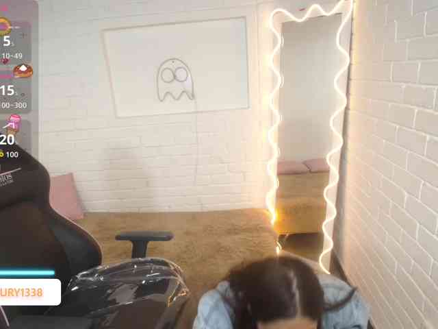 Lauxury-tay webcam