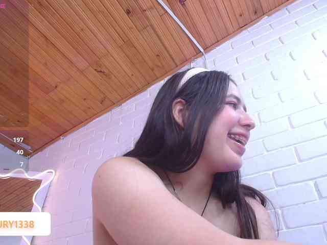 Lauxury-tay webcam