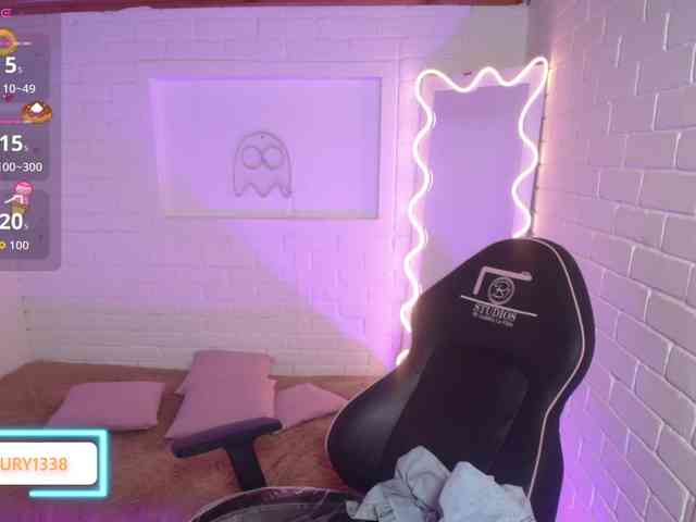 Lauxury-tay webcam