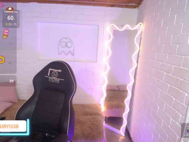 Lauxury-tay webcam