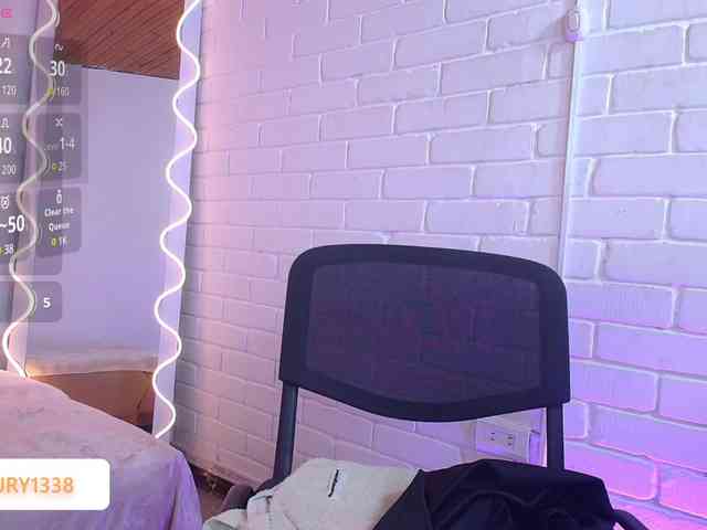 Lauxury-tay webcam