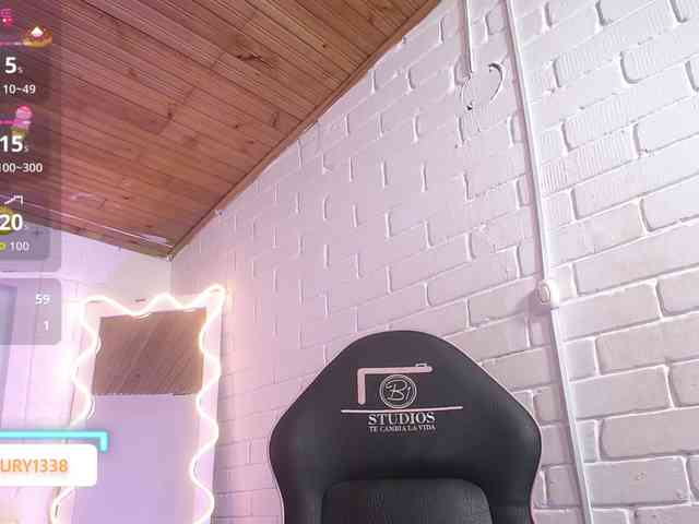 Lauxury-tay webcam