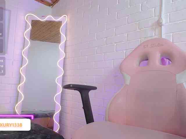 Lauxury-tay webcam