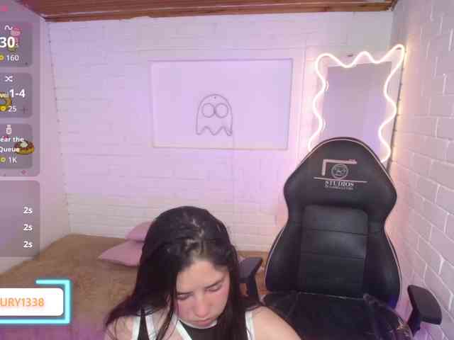 Lauxury-tay webcam