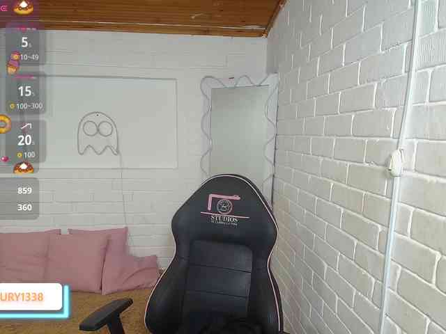 Lauxury-tay webcam