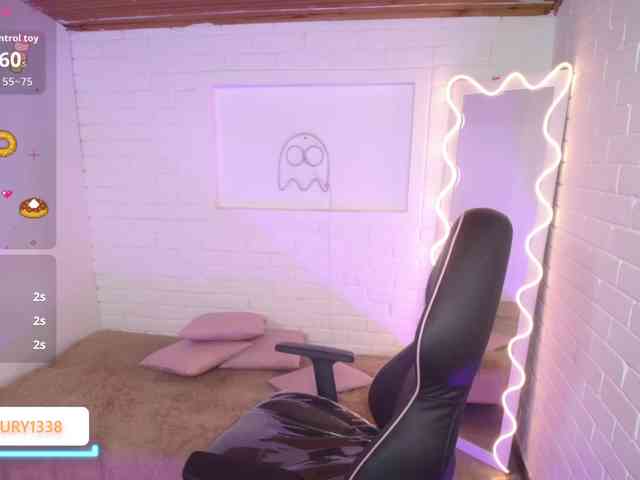 Lauxury-tay webcam