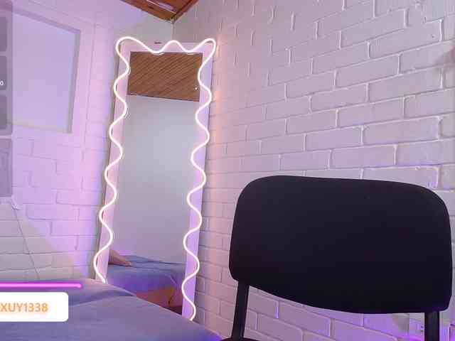 Lauxury-tay webcam