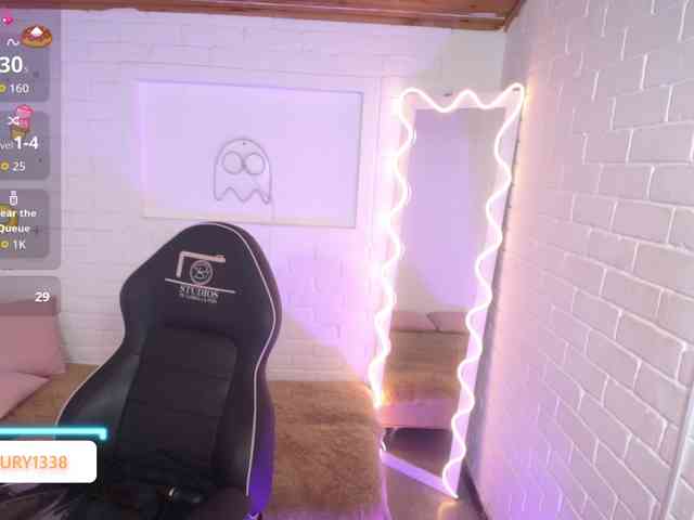 Lauxury-tay webcam