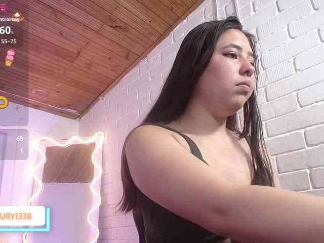 Lauxury-tay webcam