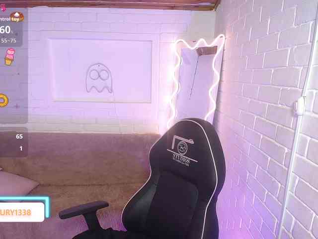Lauxury-tay webcam