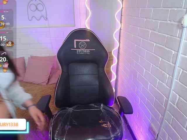 Lauxury-tay webcam