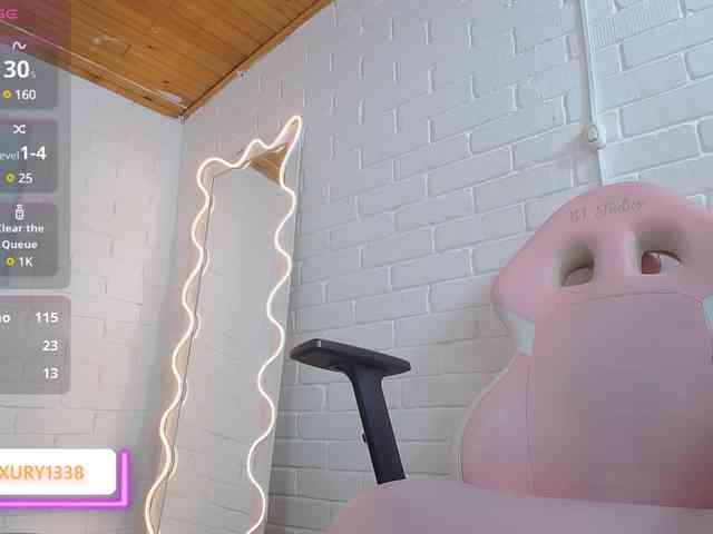 Lauxury-tay webcam
