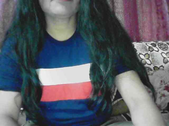 royelpari Live Webcam on BongaCams