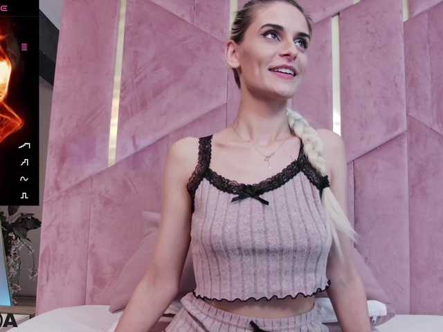 SelenaDaze's BongaCams show and profile