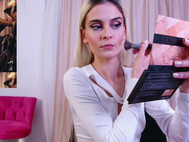 SelenaDaze's BongaCams show and profile