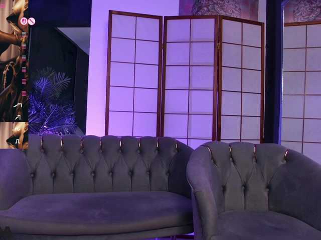 SelenaDaze's BongaCams show and profile