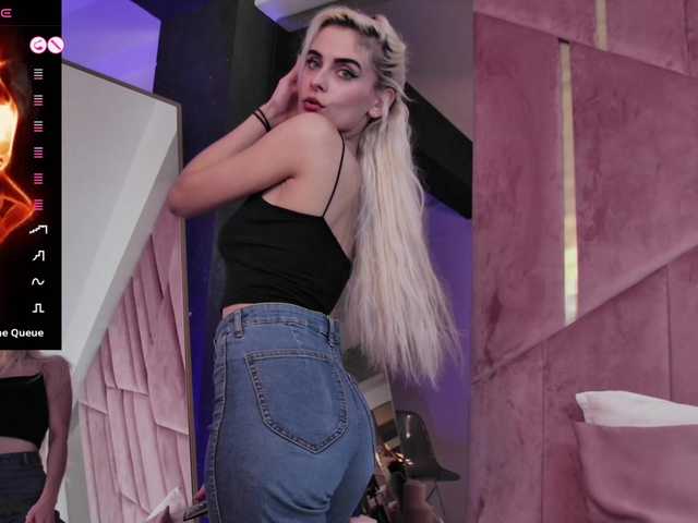 SelenaDaze's BongaCams show and profile