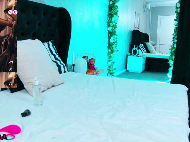 SelenaDaze's BongaCams show and profile