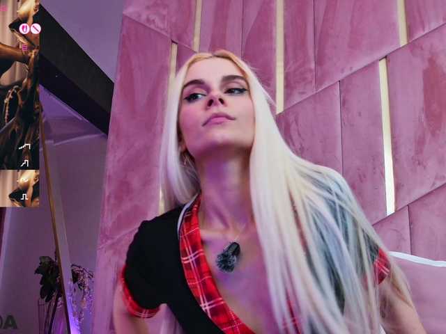 SelenaDaze's BongaCams show and profile