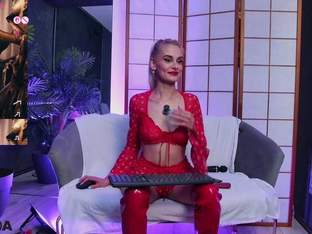 SelenaDaze's BongaCams show and profile