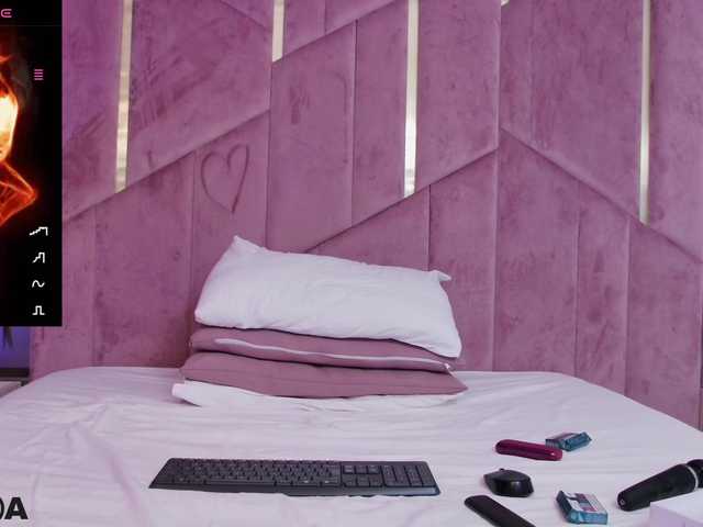 SelenaDaze's BongaCams show and profile