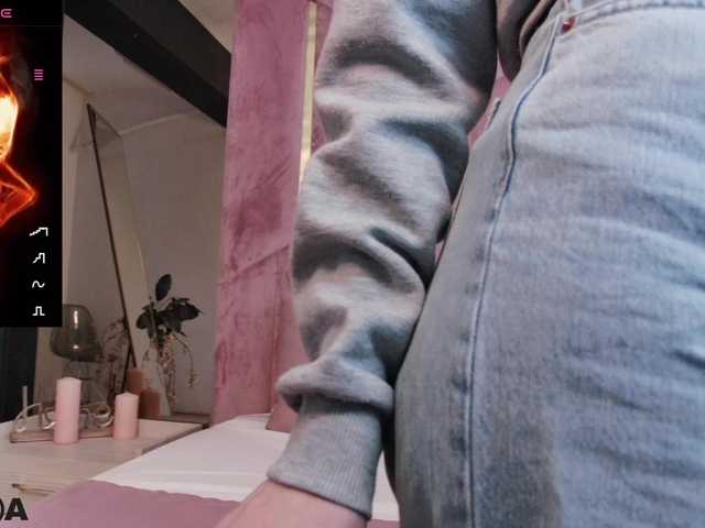 SelenaDaze's BongaCams show and profile