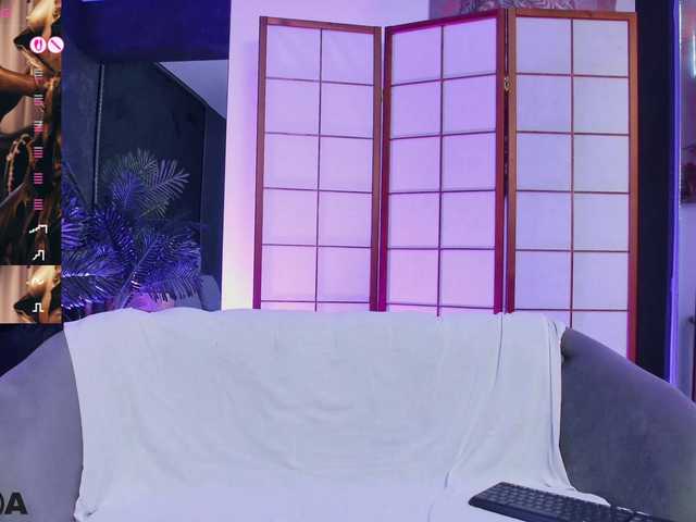 SelenaDaze's BongaCams show and profile