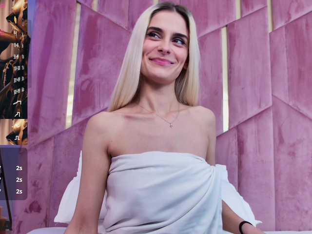 SelenaDaze's BongaCams show and profile