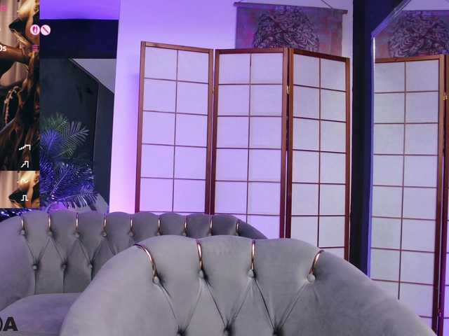 SelenaDaze's BongaCams show and profile