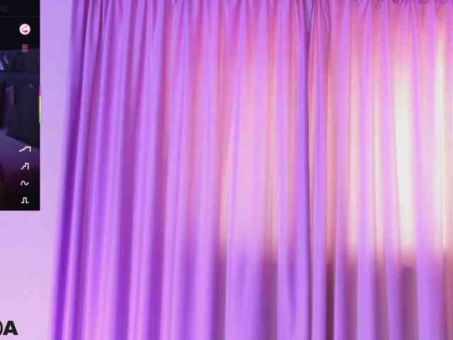 SelenaDaze webcam
