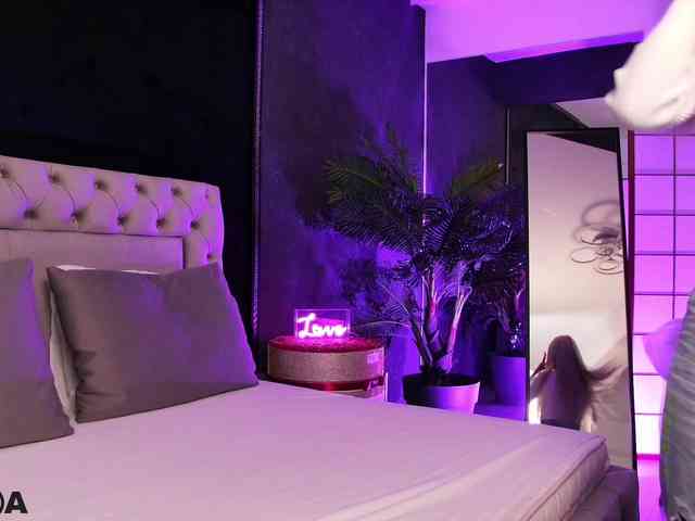 SelenaDaze webcam