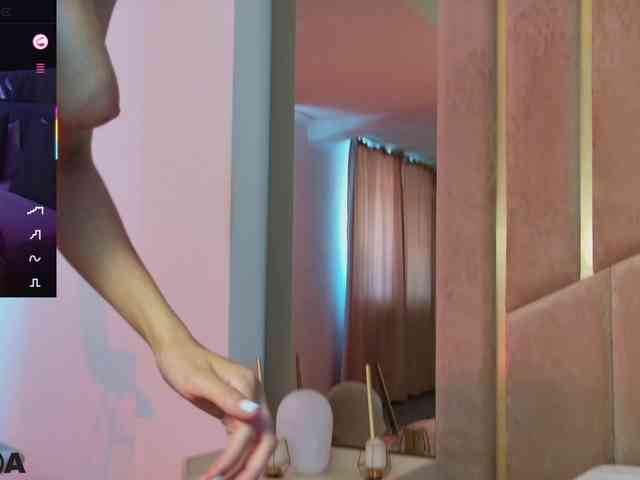 SelenaDaze webcam