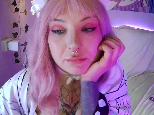 Mini0Melloo's BongaCams show and profile