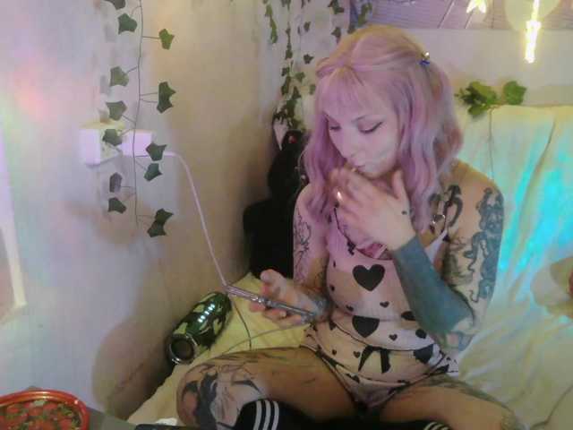 Mini0Melloo's BongaCams show and profile