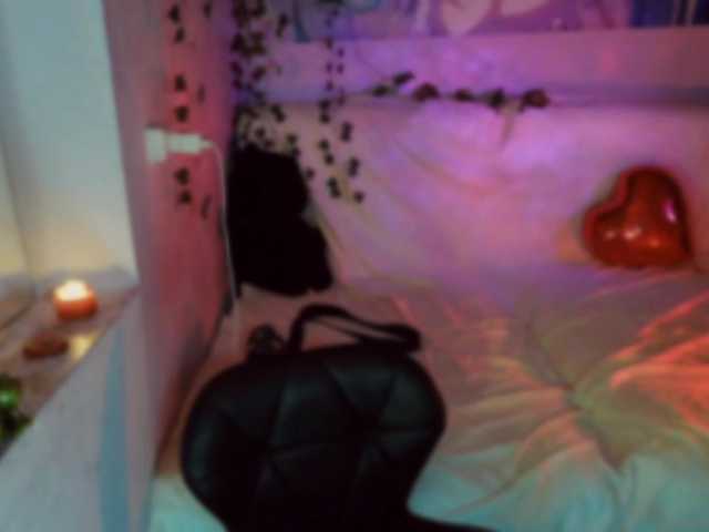 Mini0Melloo's BongaCams show and profile