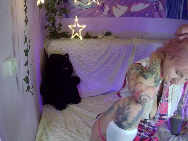 Mini0Melloo's BongaCams show and profile