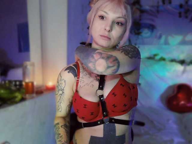 Mini0Melloo's BongaCams show and profile