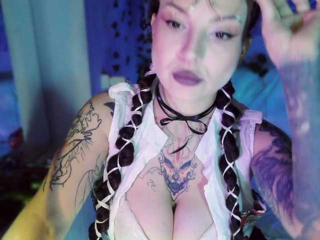 Mini0Melloo's BongaCams show and profile