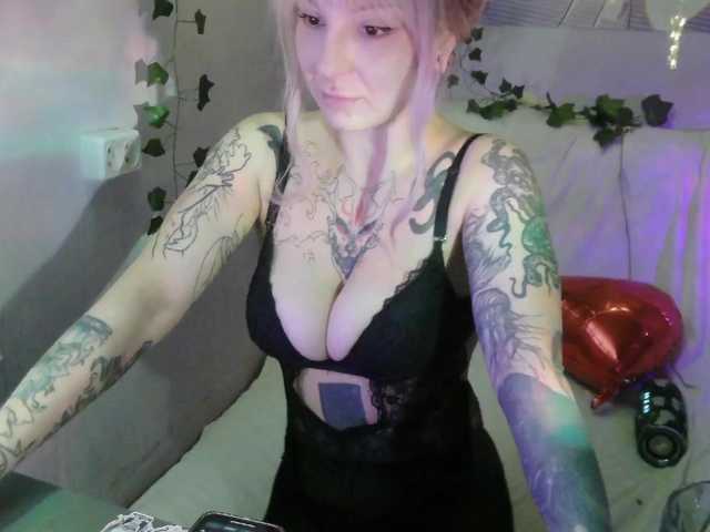 Mini0Melloo's BongaCams show and profile