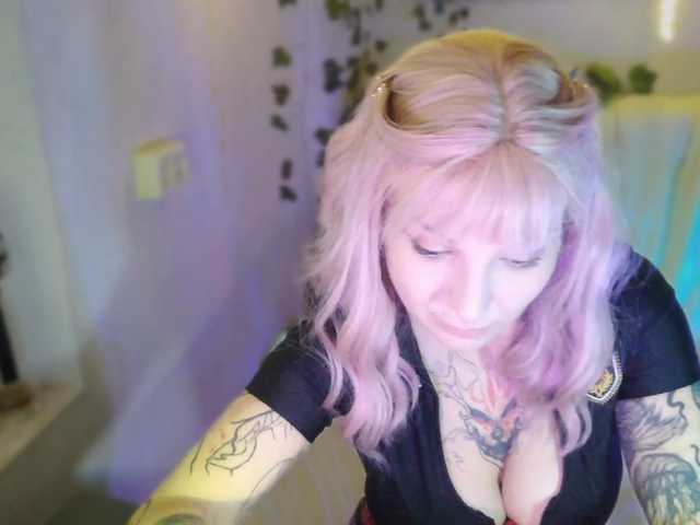 Mini0Melloo's BongaCams show and profile