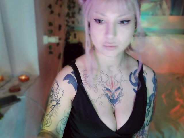 Mini0Melloo's BongaCams show and profile