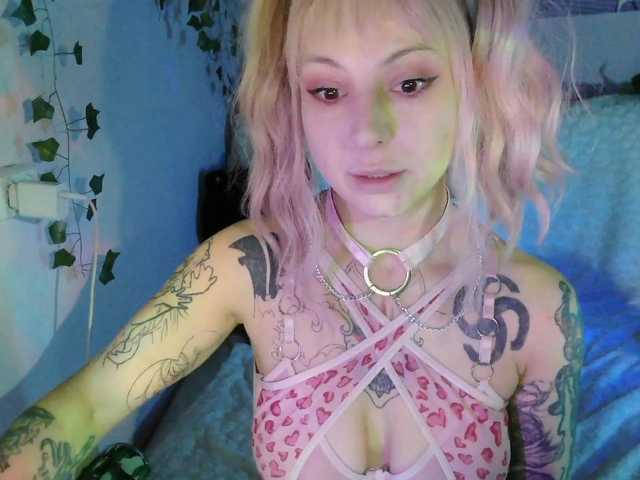 Mini0Melloo's BongaCams show and profile