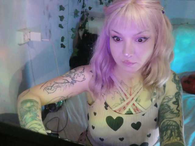 Mini0Melloo's BongaCams show and profile
