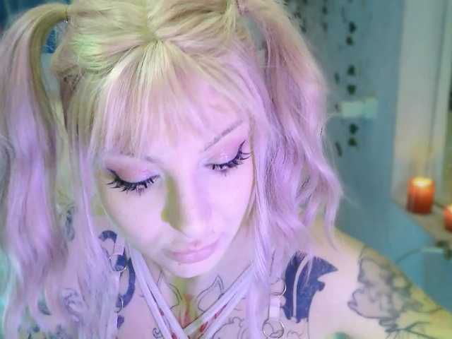 Mini0Melloo from BongaCams