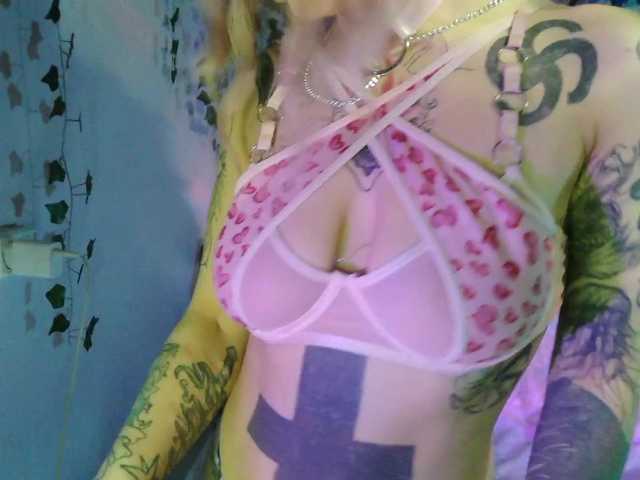 Mini0Melloo's BongaCams show and profile