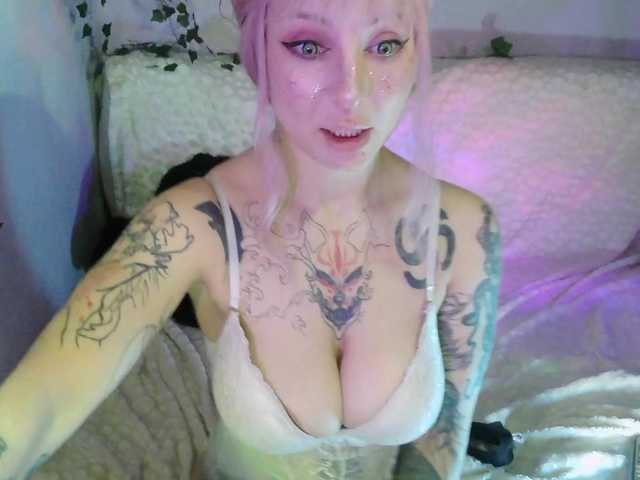 Mini0Melloo's BongaCams show and profile