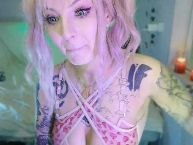 Mini0Melloo's BongaCams show and profile