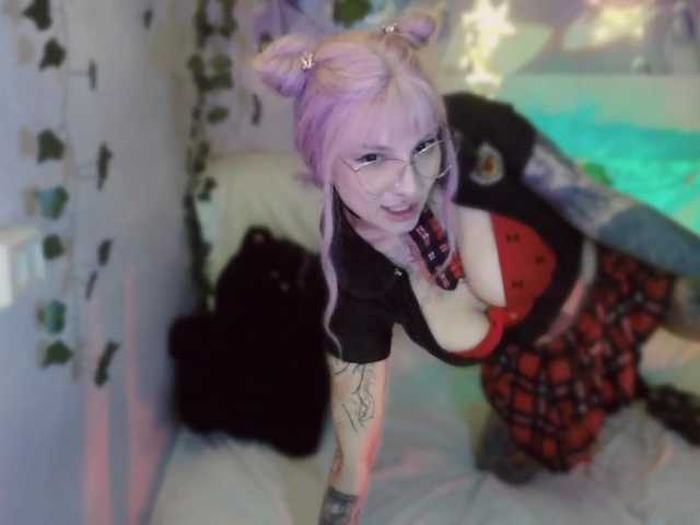 Mini0Melloo's BongaCams show and profile
