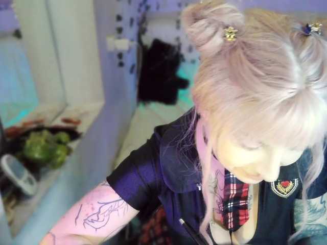 Mini0Melloo's BongaCams show and profile