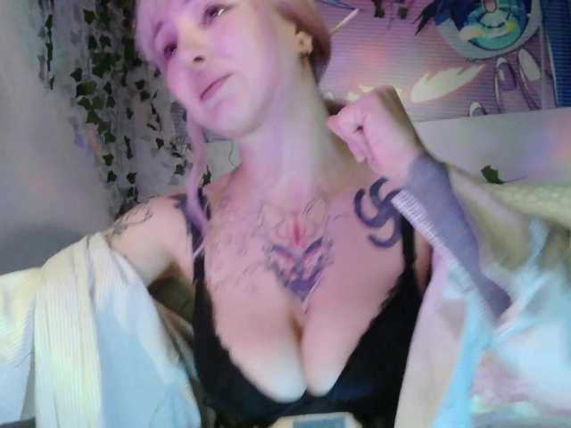 Mini0Melloo's BongaCams show and profile